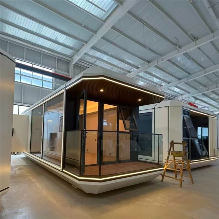 capsule accommodation
